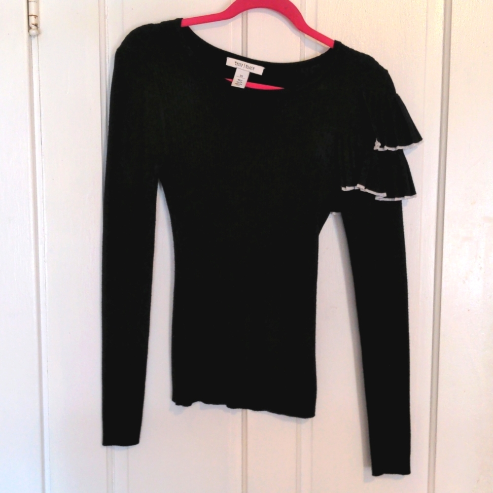 Unique Soft Sweater by Whitehouse Black Market